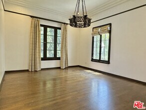 6239 W 6th St in Los Angeles, CA - Building Photo - Building Photo