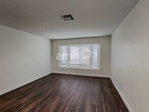 9501 Amber Valley Ln in Las Vegas, NV - Building Photo - Building Photo