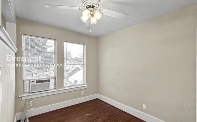 203 W Lobit Ave, Unit 0 in Baytown, TX - Building Photo - Building Photo