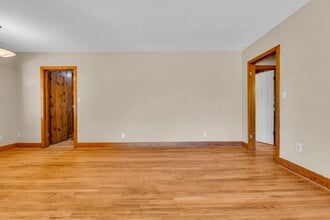 220 Rebecca Ln in Columbus, MS - Building Photo - Building Photo