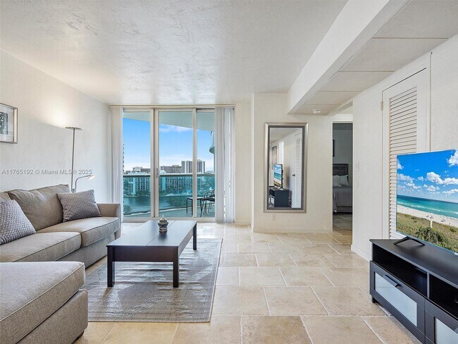 3801 S Ocean Dr, Unit 12S in Hollywood, FL - Foto de edificio - Building Photo