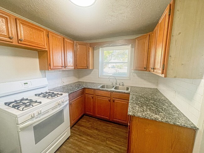 3704 SE 15th St in Del City, OK - Building Photo - Building Photo