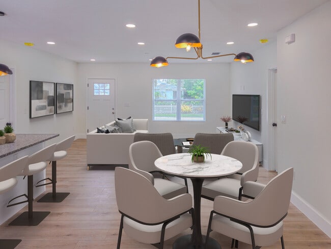 property at 701 W Plaza Pl