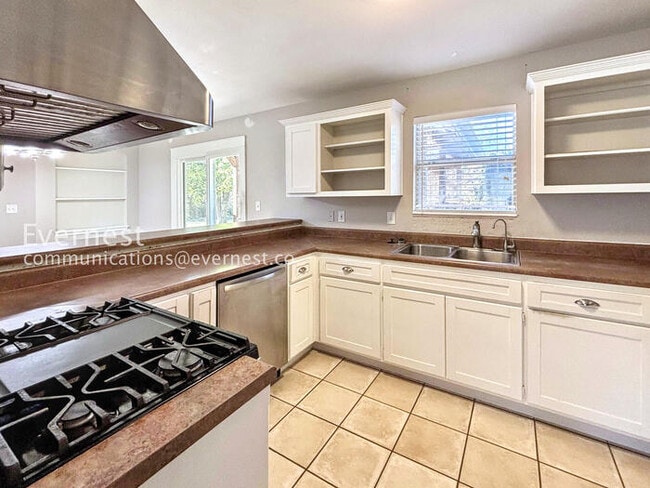 208 Panther Path in Liberty Hill, TX - Foto de edificio - Building Photo