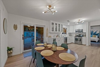 42265 Wisconsin Ave in Palm Desert, CA - Building Photo - Building Photo