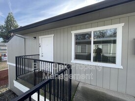 458 Nord Ave in Chico, CA - Building Photo