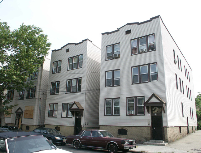 92 Woodlawn Ave in Jersey City, NJ - Building Photo - Building Photo