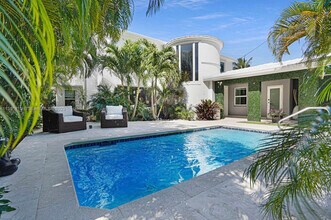 5650 Pine Tree Dr in Miami Beach, FL - Building Photo - Building Photo