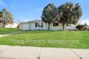 2123 Robin Dr in Colorado Springs, CO - Building Photo