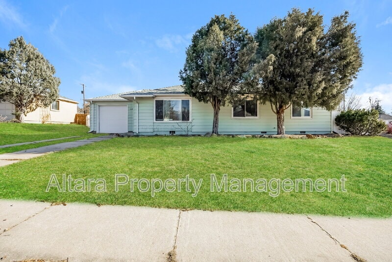 2123 Robin Dr in Colorado Springs, CO - Building Photo