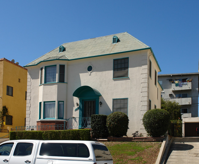 807 N Alexandria Ave in Los Angeles, CA - Foto de edificio - Building Photo
