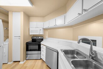 10655 Lemon Ave, Unit 1710 in Rancho Cucamonga, CA - Foto de edificio - Building Photo