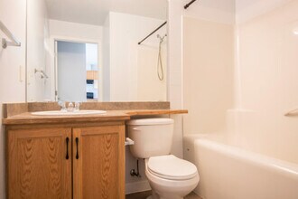 2305-35A 35A Ave NW in Edmonton, AB - Building Photo - Building Photo