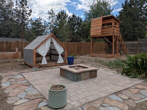 20952 Desert Wood Dr in Bend, OR - Building Photo - Building Photo