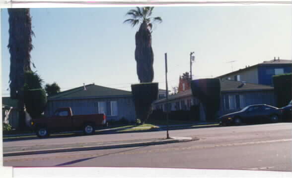 4028-4038 1/2 Manhattan Beach Blvd in Lawndale, CA - Foto de edificio