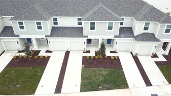 2236 Portrait St in Kissimmee, FL - Building Photo