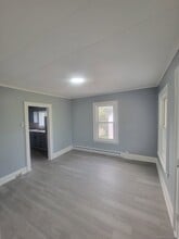 77 Lewis St in Torrington, CT - Building Photo - Building Photo