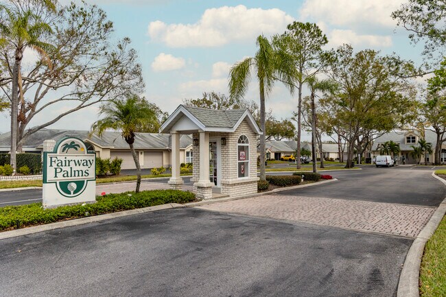 Fairway Palms in Sun City Center, FL - Building Photo - Building Photo