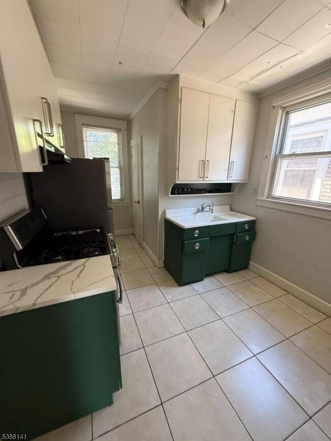 64 Russell St in Clifton, NJ - Building Photo - Building Photo