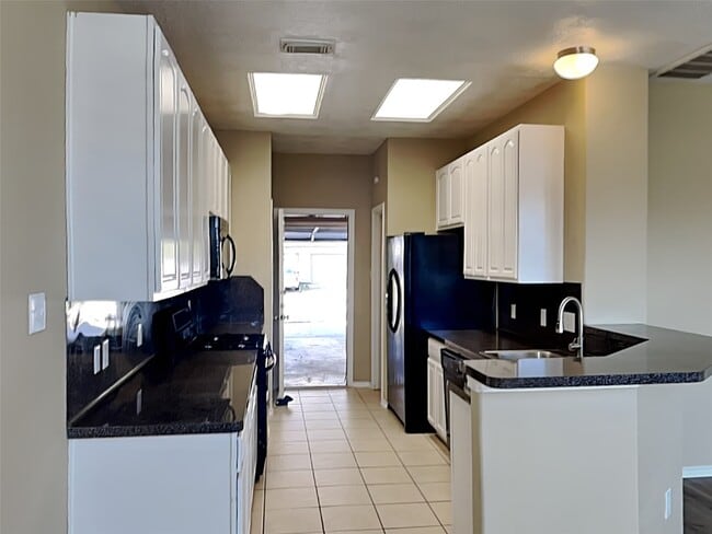 13118 Peppergate Ln in Houston, TX - Building Photo - Building Photo