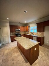 217 Lacey Ave in Alabaster, AL - Foto de edificio - Building Photo