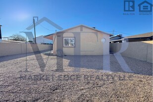 1023 E Old Southern Ave in Phoenix, AZ - Building Photo