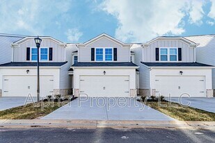 47 Centimeters Dr in Mauldin, SC - Building Photo