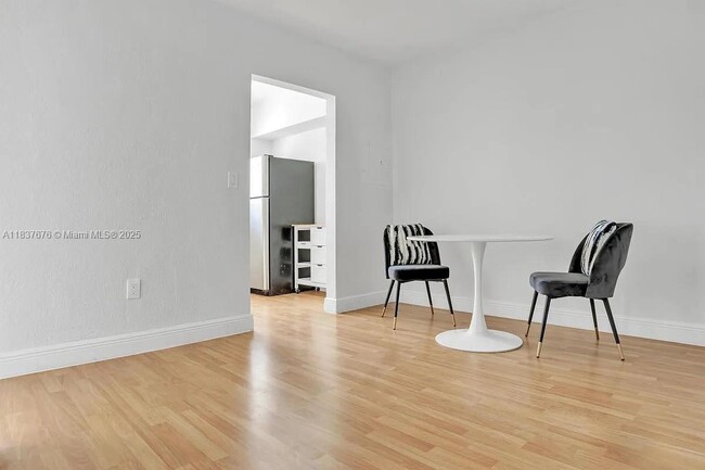 7315 Carlyle Ave in Miami Beach, FL - Building Photo - Building Photo
