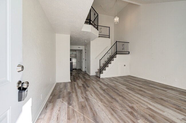 property at 727 Vicksburg Ave