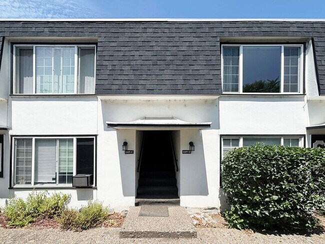 property at 1109 W 6th Ave