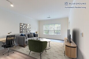 80 N Central Ave in Hempstead, NY - Building Photo