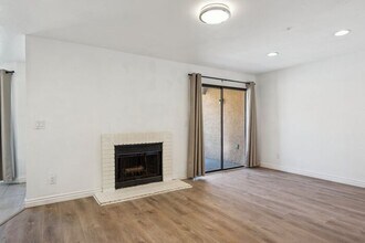 5236 W Peoria Ave in Glendale, AZ - Building Photo - Building Photo