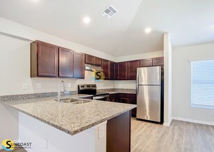 11183 Pendleton Ave in Englewood, FL - Foto de edificio - Building Photo