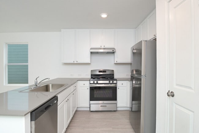7626 Chancery Gate in San Antonio, TX - Building Photo - Building Photo
