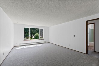 9020 Pipeline Rd E in Tacoma, WA - Building Photo - Building Photo