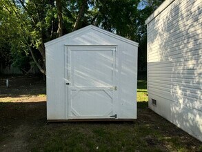 2042 Marmoor Dr in Shelby Township, MI - Building Photo - Building Photo