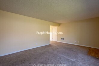 200 SW 137th Ave in Beaverton, OR - Building Photo - Building Photo