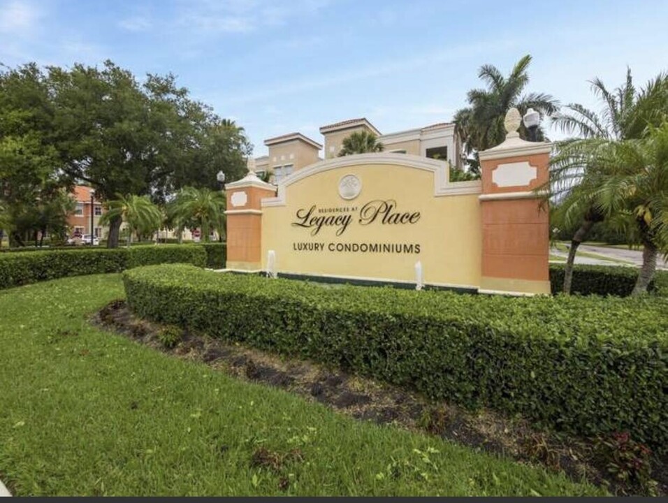11014 Legacy Dr in West Palm Beach, FL - Foto de edificio