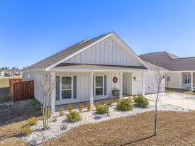 317 Highbrook Rd in Callaway, FL - Building Photo