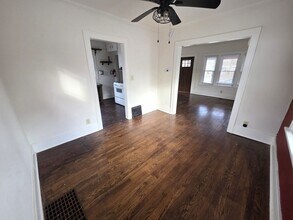 1916 James St in Kalamazoo, MI - Building Photo - Building Photo