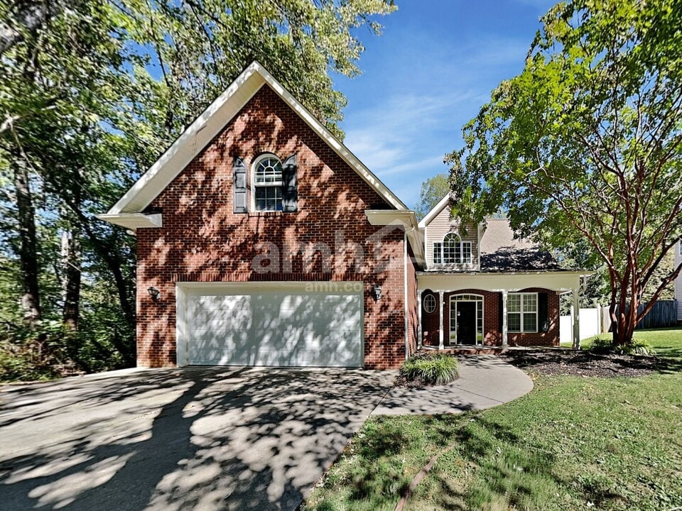 10900 Parkgate Ln in Knoxville, TN - Building Photo