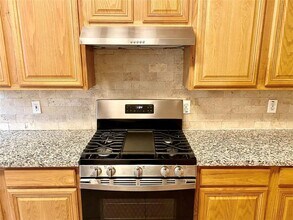 127 N Willow Point Cir in Spring, TX - Building Photo - Building Photo