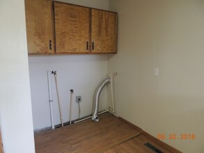 402 1st St N in Froid, MT - Building Photo - Building Photo