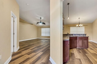 1952 Bay Pine Cir in Gulf Breeze, FL - Building Photo - Building Photo