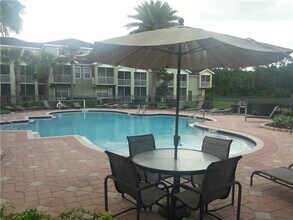 5692 Bentgrass Dr, Unit 14-204 in Sarasota, FL - Building Photo - Building Photo