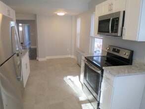 320 Beacon St, Unit 1 in Somerville, MA - Building Photo - Building Photo