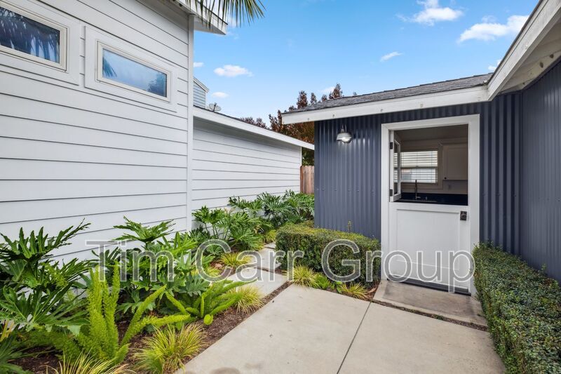 160 23rd St in Costa Mesa, CA - Building Photo
