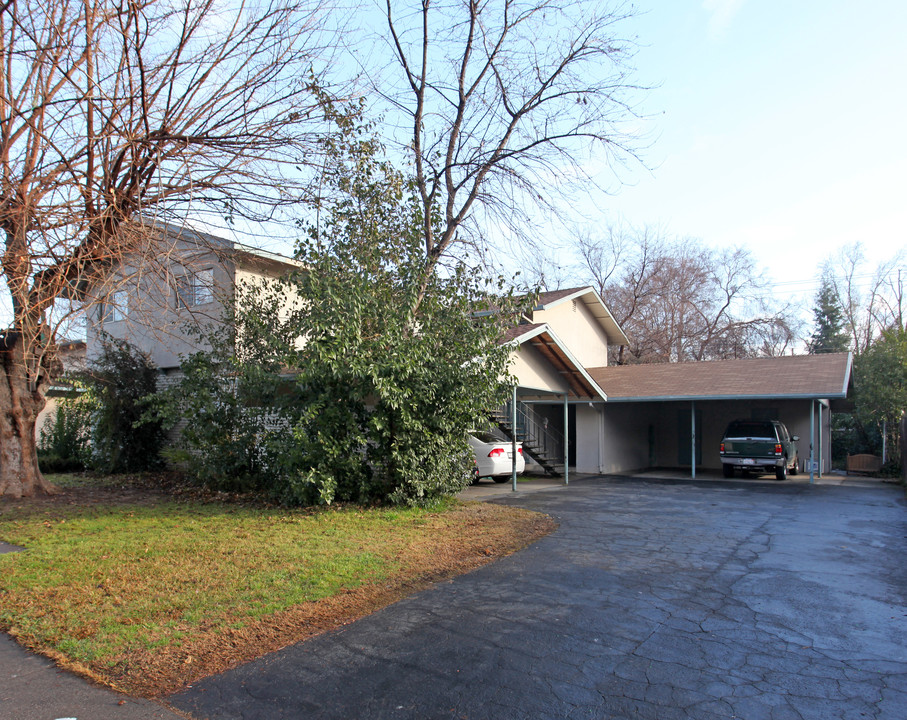 2725 El Parque Cor in Rancho Cordova, CA - Foto de edificio