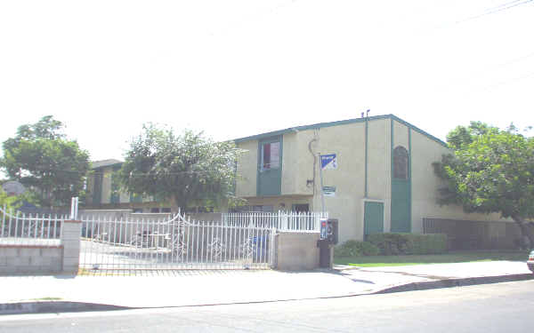 2322 Continental Ave in South El Monte, CA - Foto de edificio