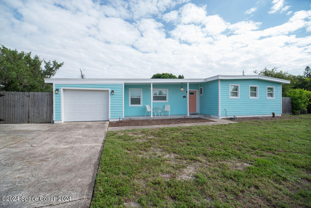 207 NE 1st Ct in Satellite Beach, FL - Building Photo